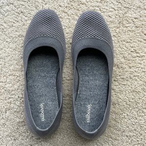 Size 8.5 gray Allbirds Tree Breezers flats (used, in good condition)